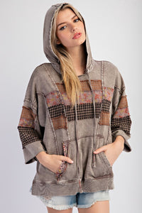 -Mixed pricing &amp; mineral washed pullover hoodie
-3/4" wide loose sleeves w/dropped shoulders
-Ribbed band hem with rawcut defined seams
-Side slits, relaxed and loose
-Hooded w/drawstring
-85% Cotton, 15% polyester, 5% spandex (terry material inside)